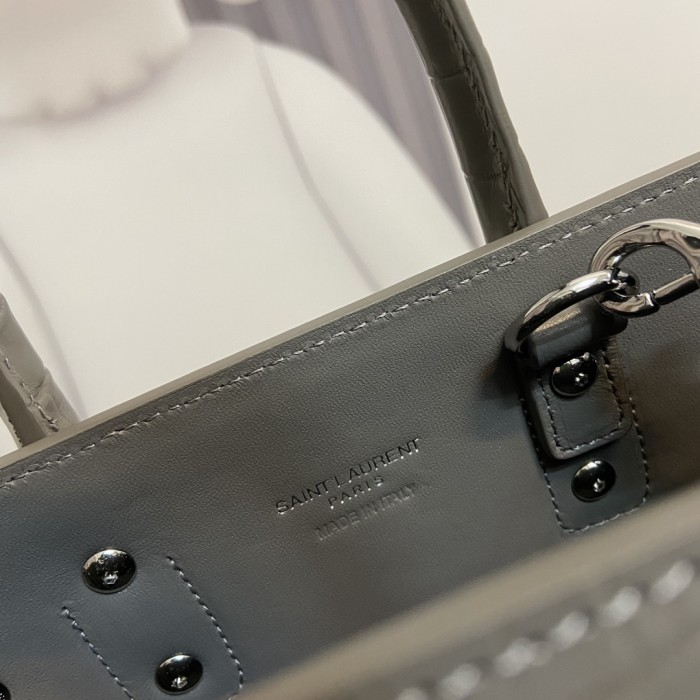 Handbags SAINT LAURENT 392035 size 21*15*10 cm