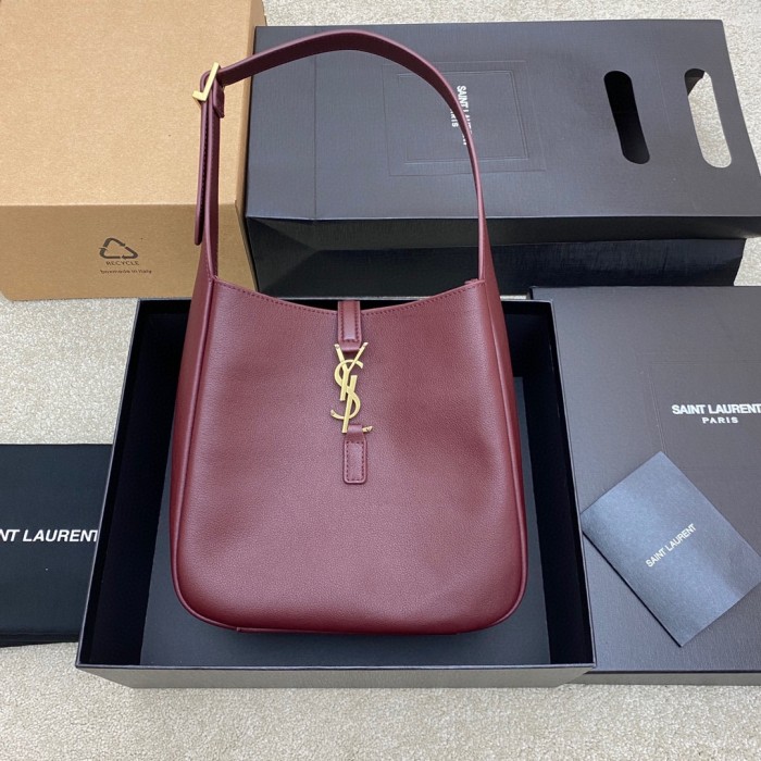 Handbags SAINT LAURENT 713938 size 22x22x10 cm