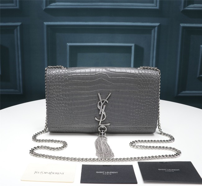 Handbags SAINT LAURENT 26700 size 24*5.5*14.5 cm