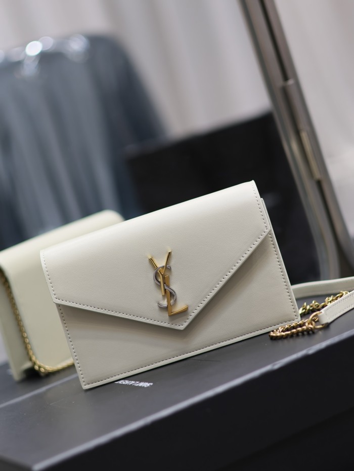 Handbags SAINT LAURENT 393953 size 19x11.5x4 cm