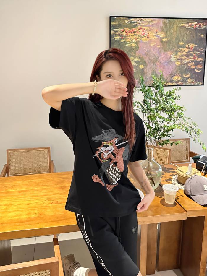 Clothes Louis Vuitton 477