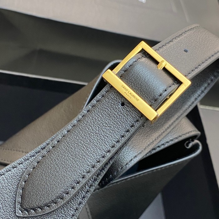 Handbags SAINT LAURENT 713938 size 22x22x10 cm