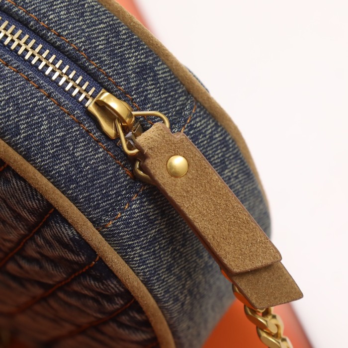 Handbags SAINT LAURENT 610436 size 17×17×5.5 cm