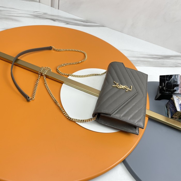 Handbags SAINT LAURENT 393953 size 19x11.5x4 cm