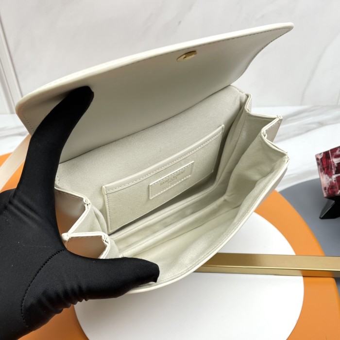 Handbags SAINT LAURENT 686742 size 19×15×8 cm