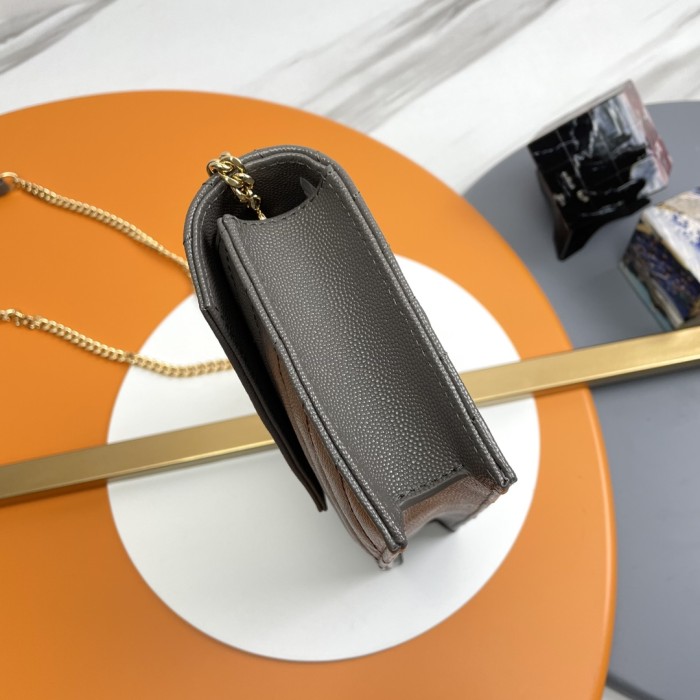 Handbags SAINT LAURENT 393953 size 19x11.5x4 cm