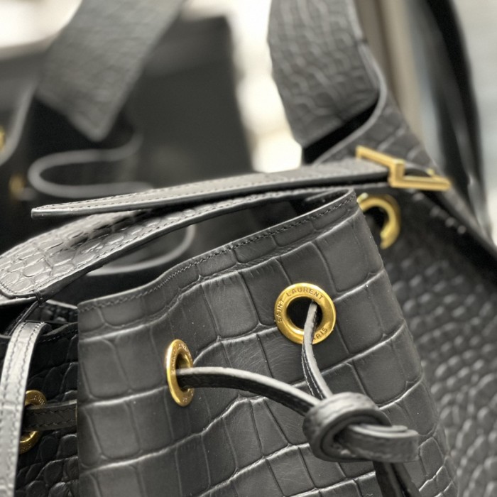 Handbags SAINT LAURENT 697941 size 44×33×2.5 cm