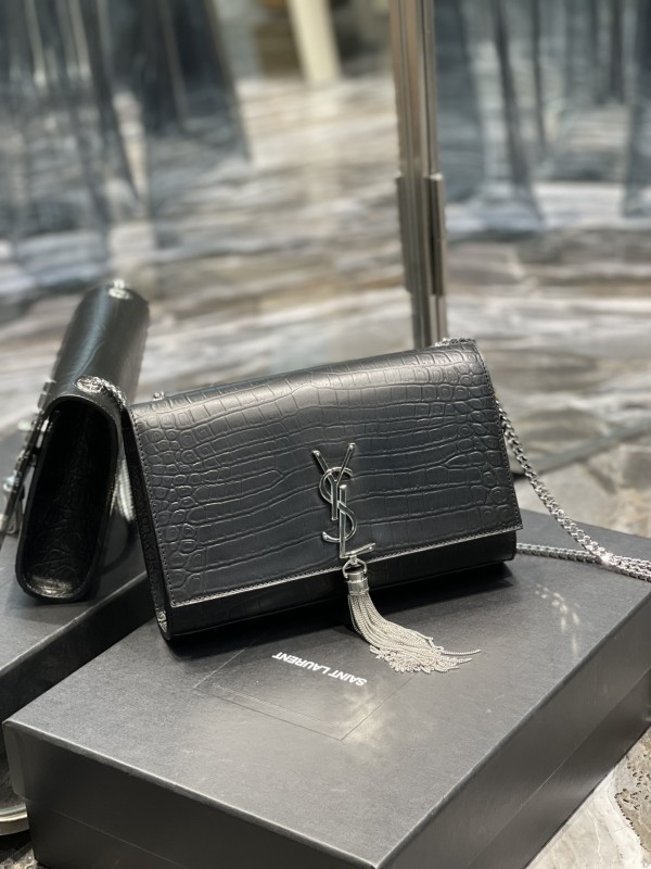 Handbags SAINT LAURENT 354119 size 24x14.5x5 cm