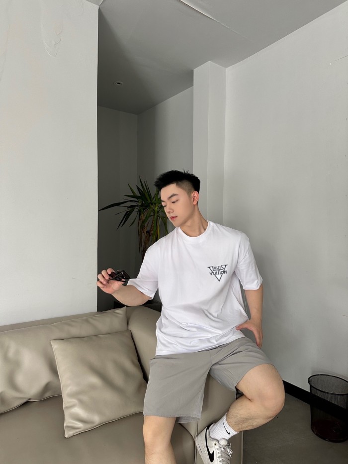 Clothes Louis Vuitton 494