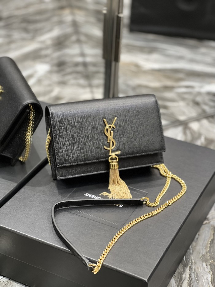 Handbags SAINT LAURENT 452159 size 19x12.5x4 cm