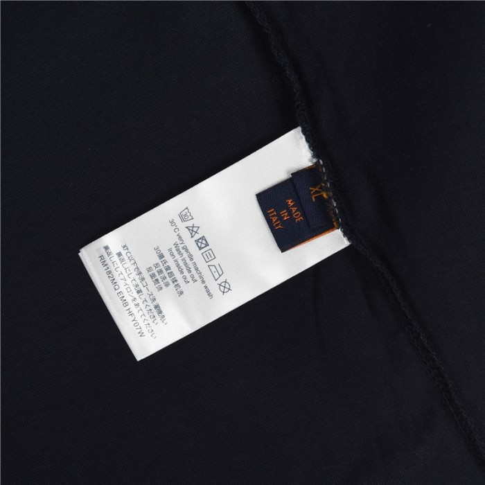 Clothes Louis Vuitton 489