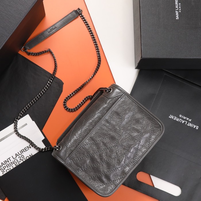 Handbags SAINT LAURENT 533037 size 22x16.5x12 cm