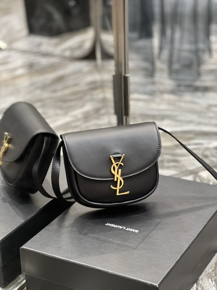 Handbags SAINT LAURENT 619740 size 18x15.5x5.5 cm