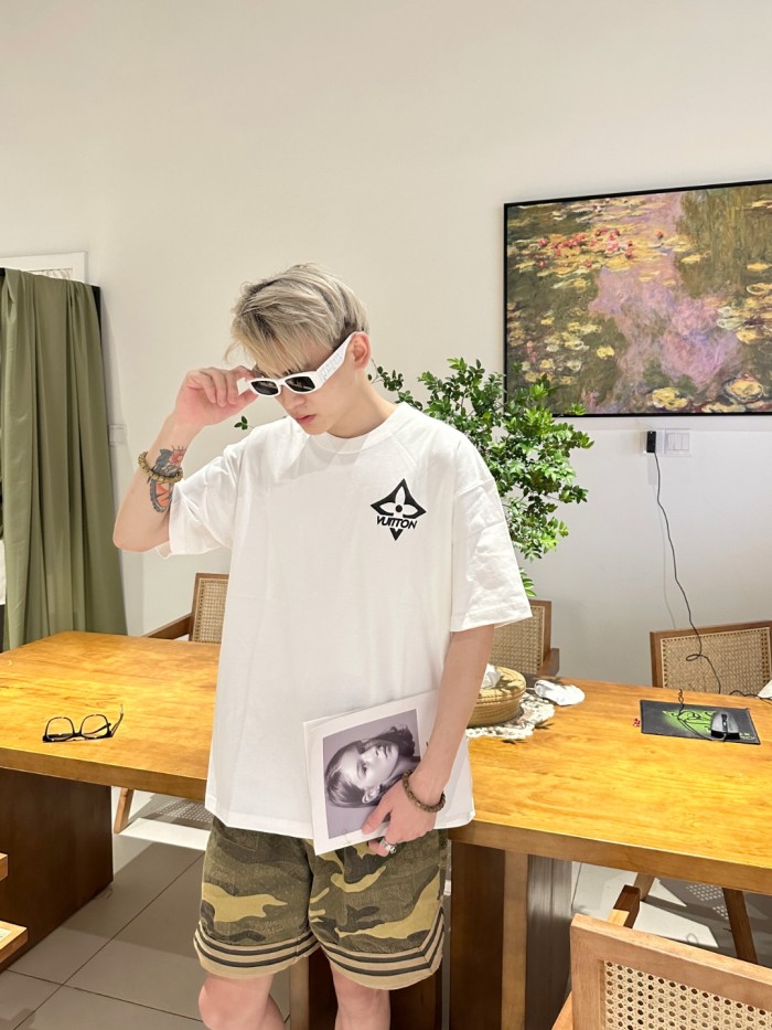 Clothes Louis Vuitton 449