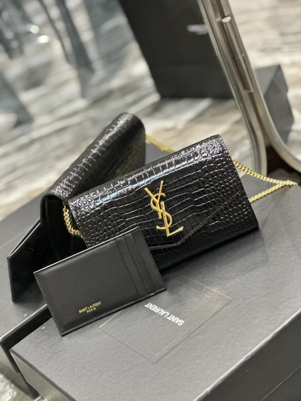 Handbags SAINT LAURENT 607788 size 19x12x4 cm