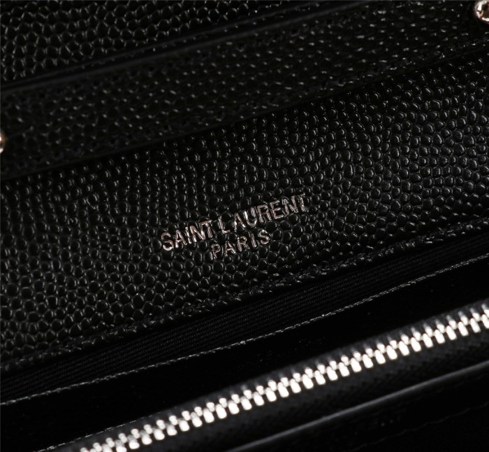 Handbags SAINT LAURENT 26801 size 22.5x14x4 cm