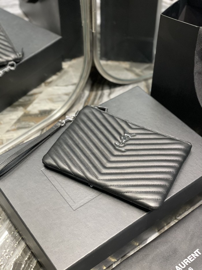 Handbags SAINT LAURENT 379039 size 24×17.5×1.5 cm