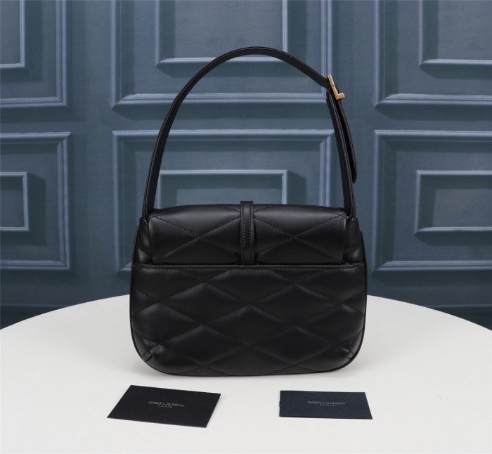 Handbags SAINT LAURENT 698567 size 24x18x5.5 cm