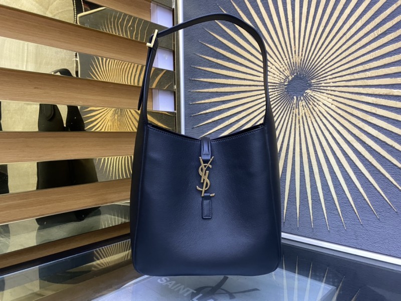 Handbags SAINT LAURENT 713938 size 24x24x10 cm