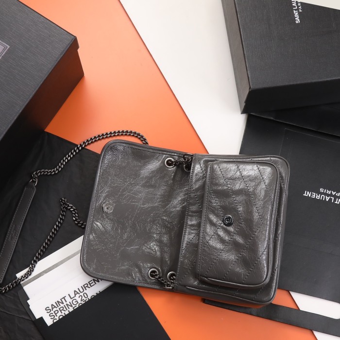 Handbags SAINT LAURENT 533037 size 22x16.5x12 cm