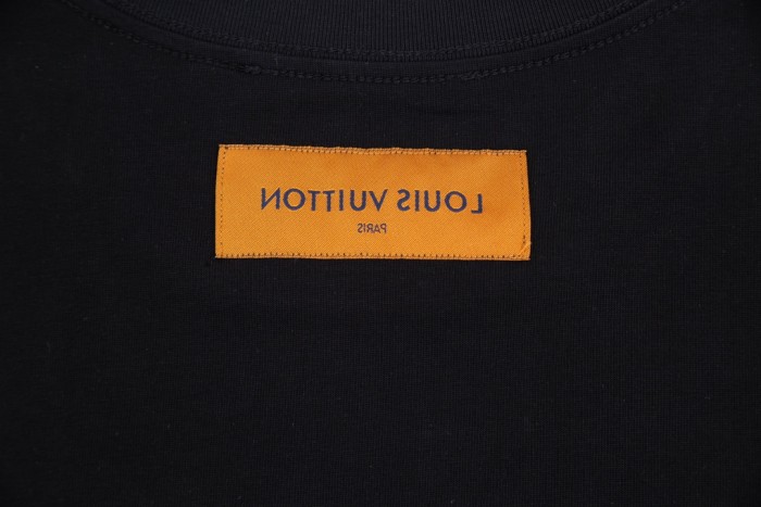 Clothes Louis Vuitton 477