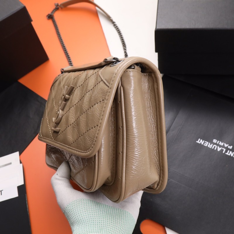 Handbags SAINT LAURENT 533037 size 22x16.5x12 cm