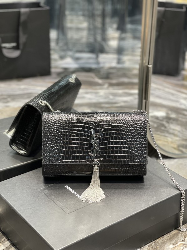 Handbags SAINT LAURENT 354119 size 24x14.5x5 cm