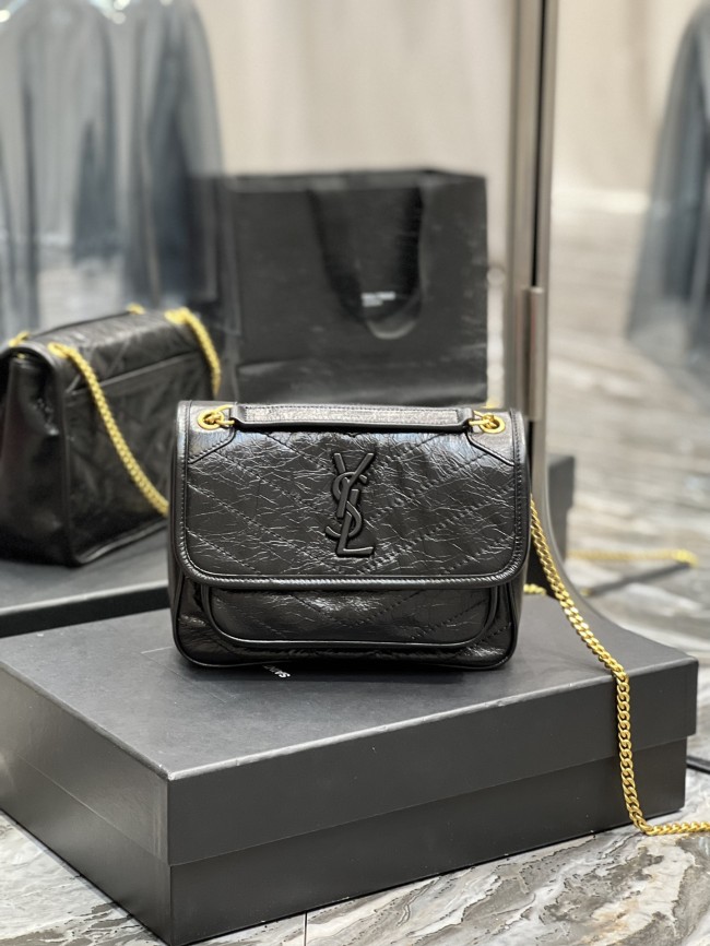 Handbags SAINT LAURENT 633151 size 22×16.5×12 cm