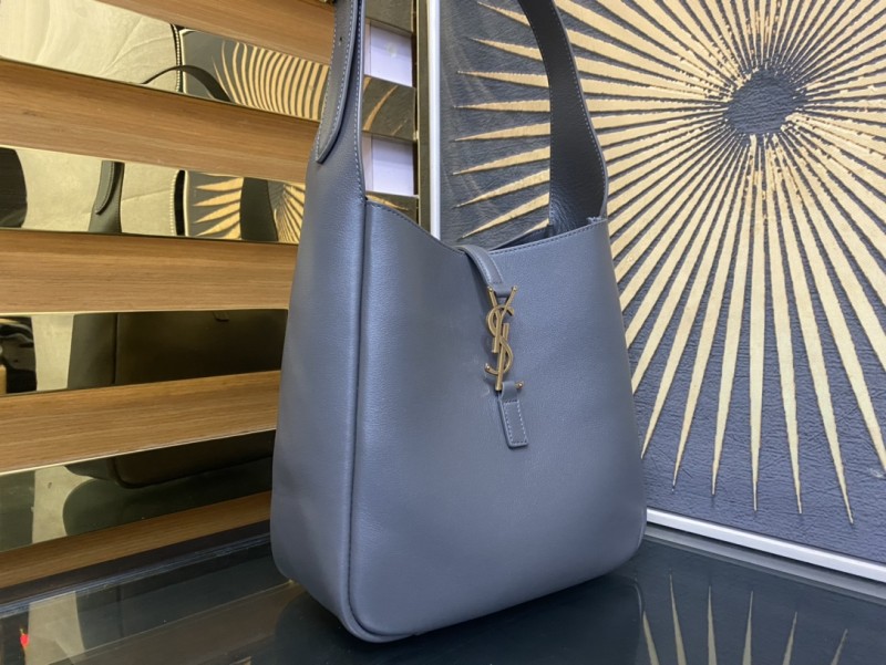 Handbags SAINT LAURENT 713938 size 24x24x10 cm