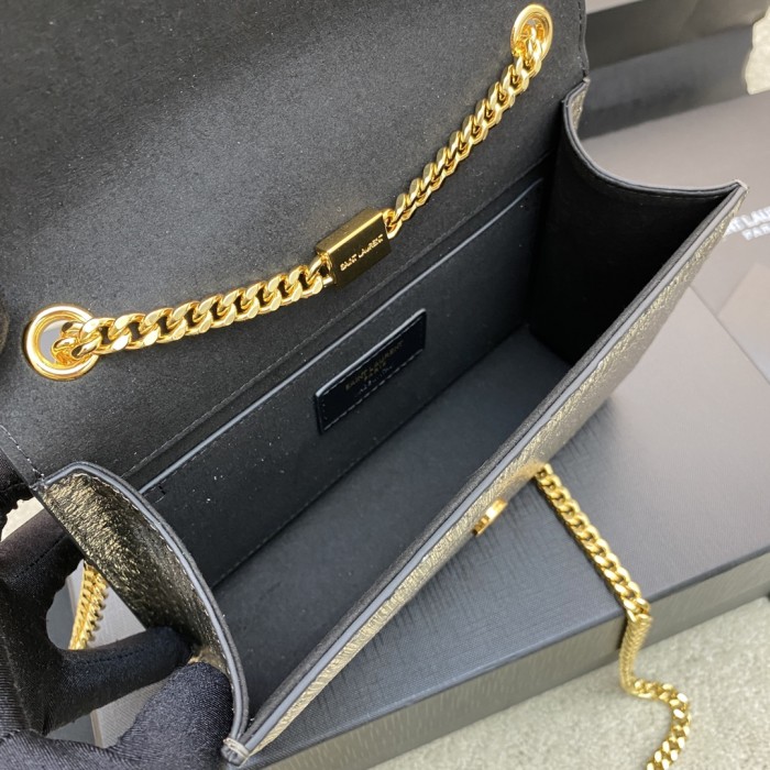 Handbags SAINT LAURENT 469390 size 20*12.5*5 cm