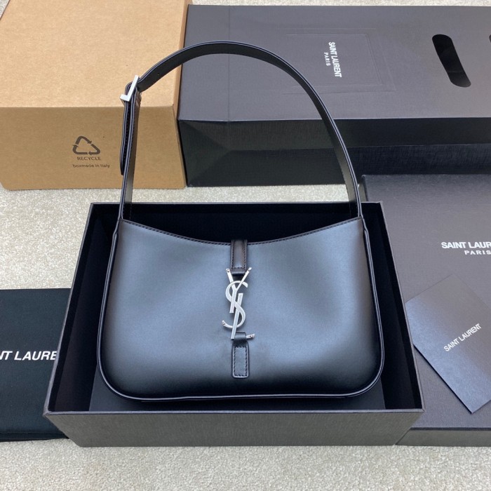 Handbags SAINT LAURENT 657228 size 24.5*14*6 cm