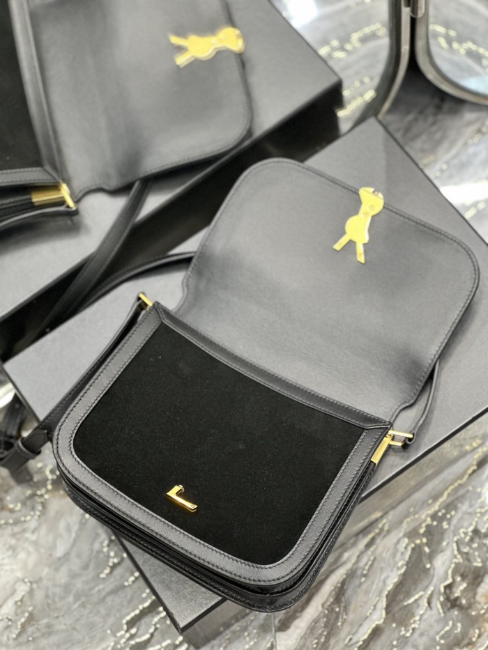 Handbags SAINT LAURENT 635025 size 22x18x5 cm