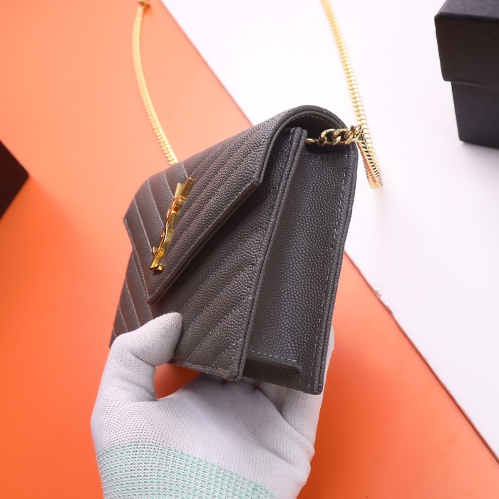 Handbags SAINT LAURENT 393953 size 19x11.5x4 cm