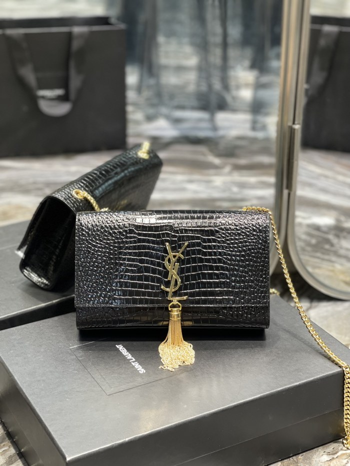 Handbags SAINT LAURENT 354119 size 24x14.5x5 cm