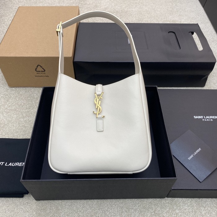 Handbags SAINT LAURENT 713938 size 22x22x10 cm