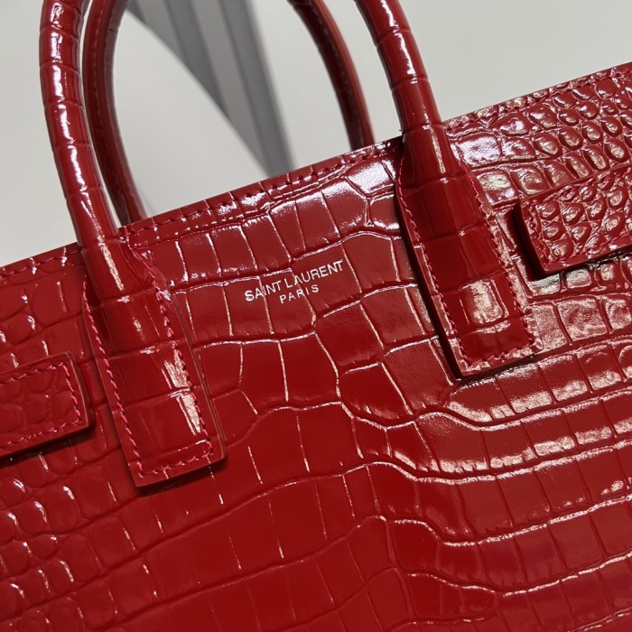 Handbags SAINT LAURENT 392035 size 21*15*10 cm