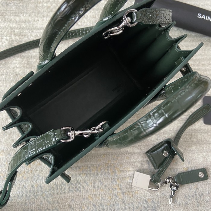 Handbags SAINT LAURENT 392035 size 21*15*10 cm