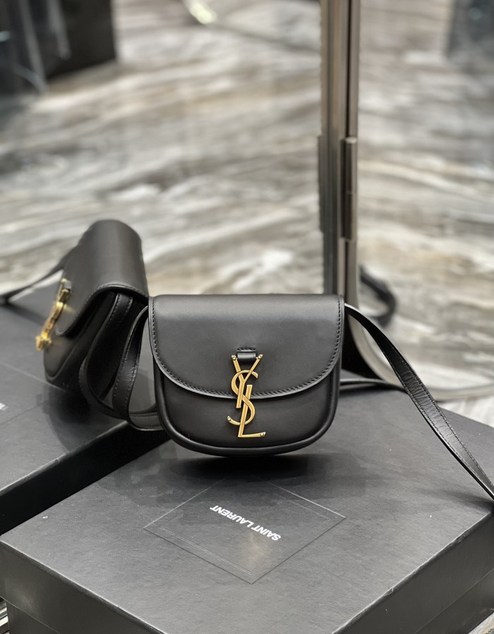 Handbags SAINT LAURENT 698567 size 15x14x4.5 cm