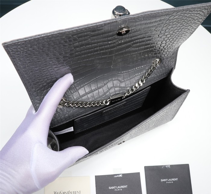 Handbags SAINT LAURENT 26700 size 24*5.5*14.5 cm