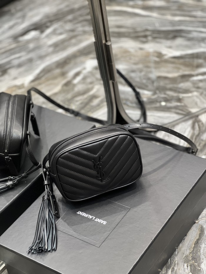 Handbags SAINT LAURENT 534817 size 15.5x10.5x5.5 cm