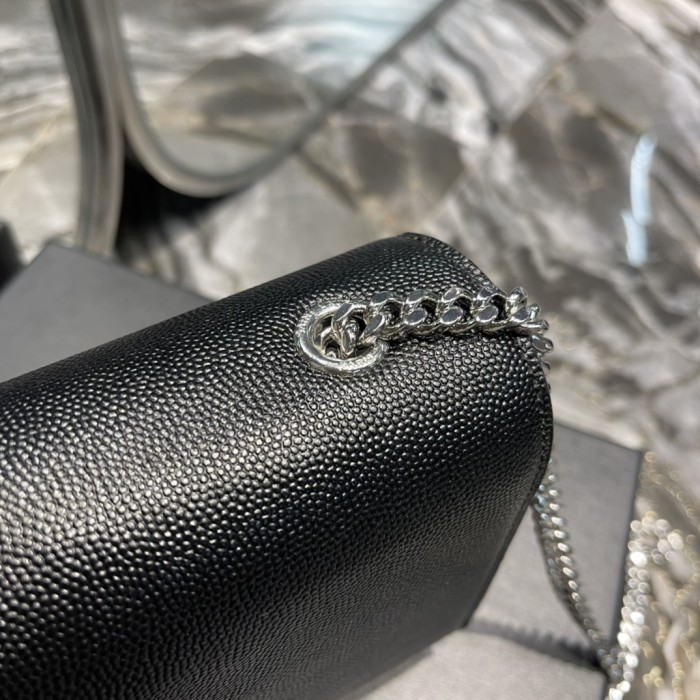 Handbags SAINT LAURENT 364021 size 24x14.5x5 cm