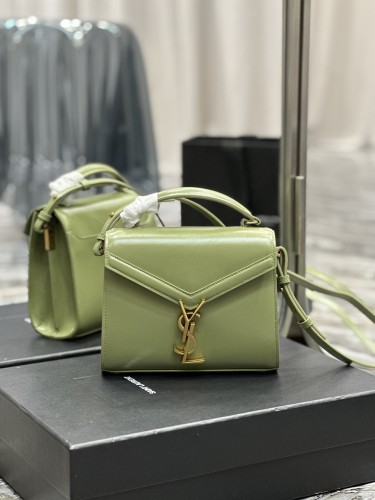 Handbags SAINT LAURENT 602716 size 20×16×7.5 cm