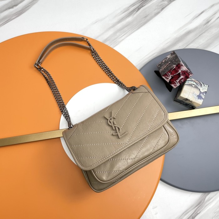 Handbags SAINT LAURENT 533037 size 22-16-7 cm