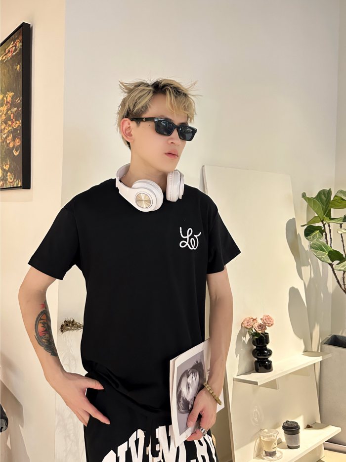 Clothes Louis Vuitton 470