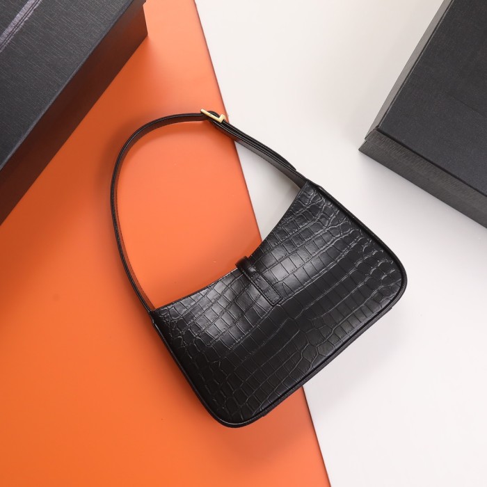 Handbags SAINT LAURENT 657228 size 25X14X6 cm