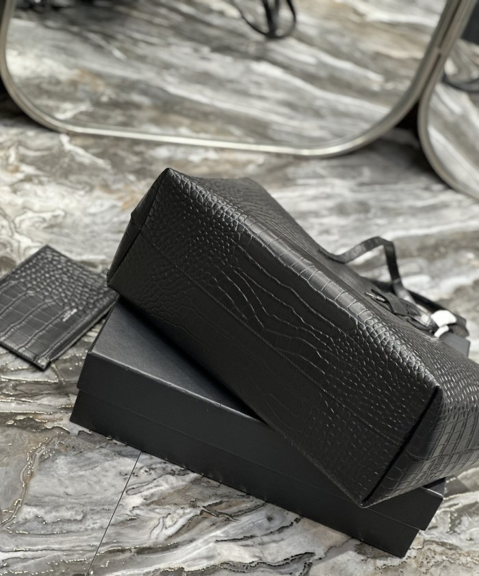 Handbags SAINT LAURENT 394195 size 38×28×13 cm