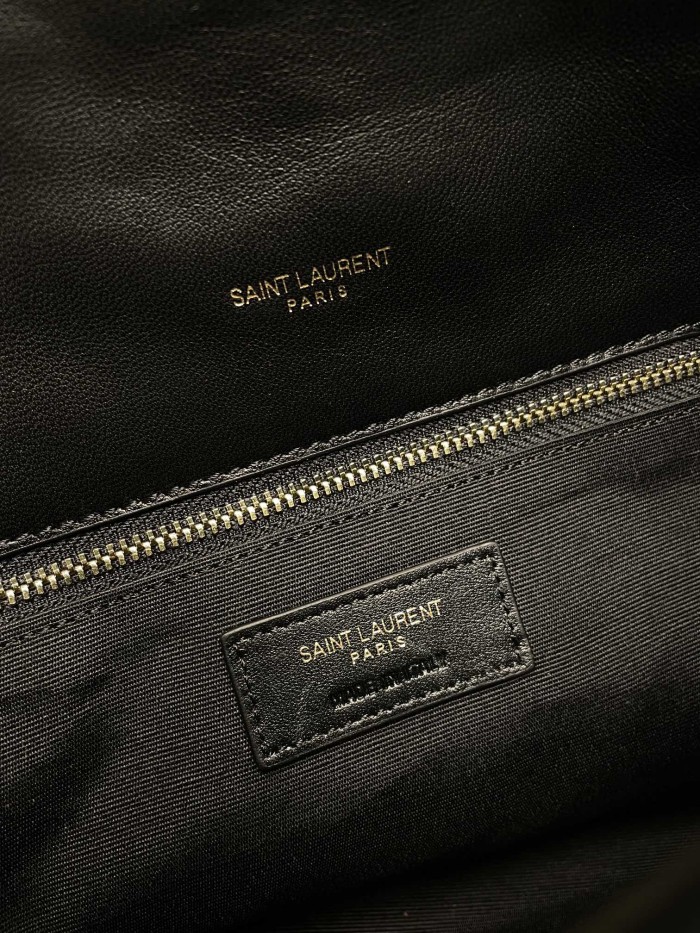 Handbags SAINT LAURENT 672738 size 18x13x6 cm