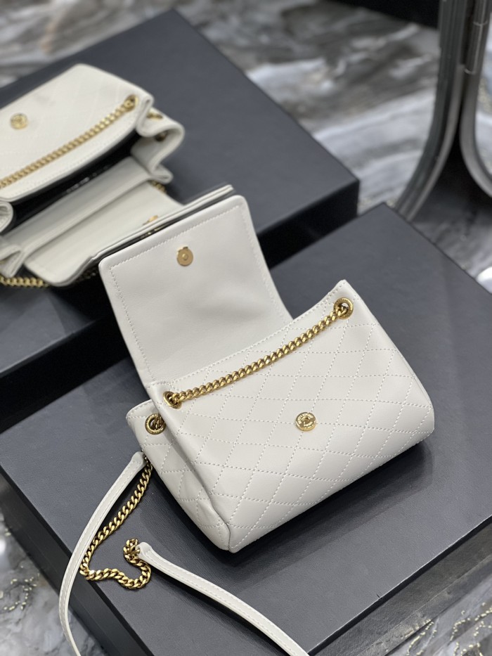 Handbags SAINT LAURENT 672738 size 18x13x6 cm