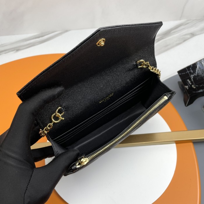 Handbags SAINT LAURENT 393953 size 19x11.5x4 cm