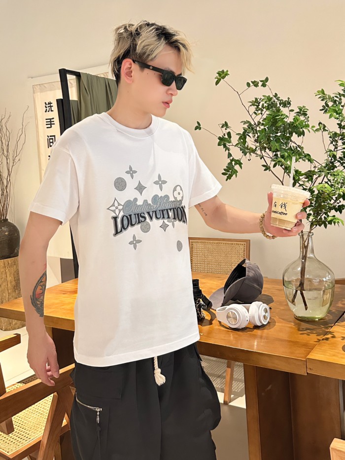 Clothes Louis Vuitton 469